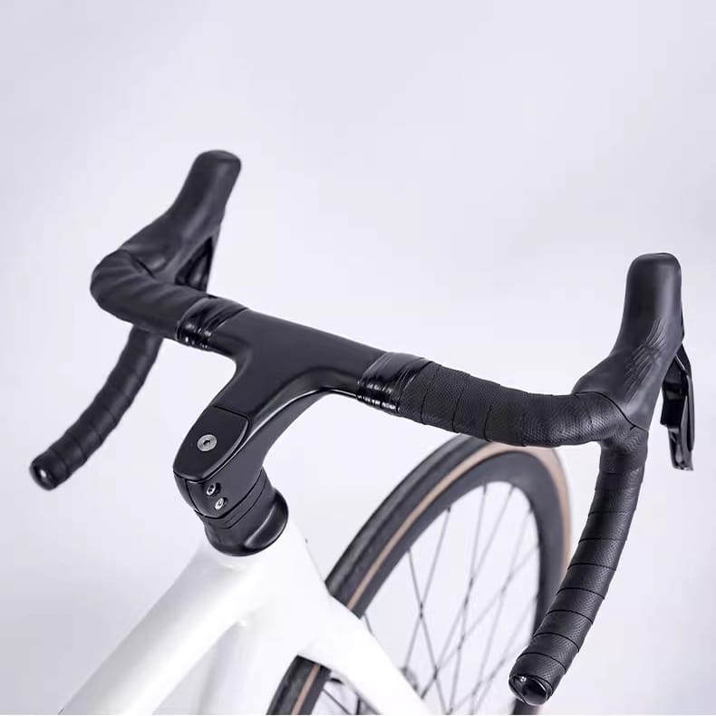 Internal alignment one-piece handlebar